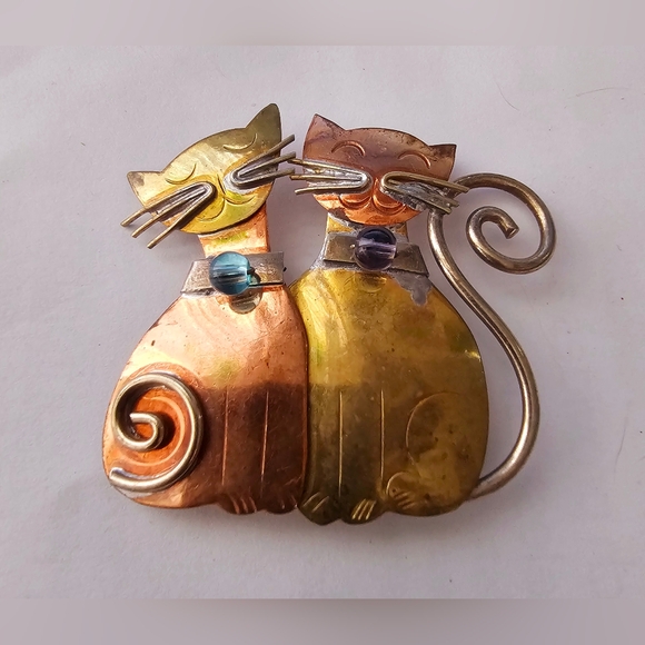 Chico's Cat Pin Brooch 2 Cats With Beaded Collar Hand Crafted Gold Silver Copper - Picture 2 of 8